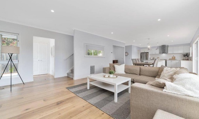 Rosebud House | Rosebud Lovely House 2 - Mornington Peninsula 4 BR 3 Bath 2 story holiday house - BBQ - Beach - Hot spring