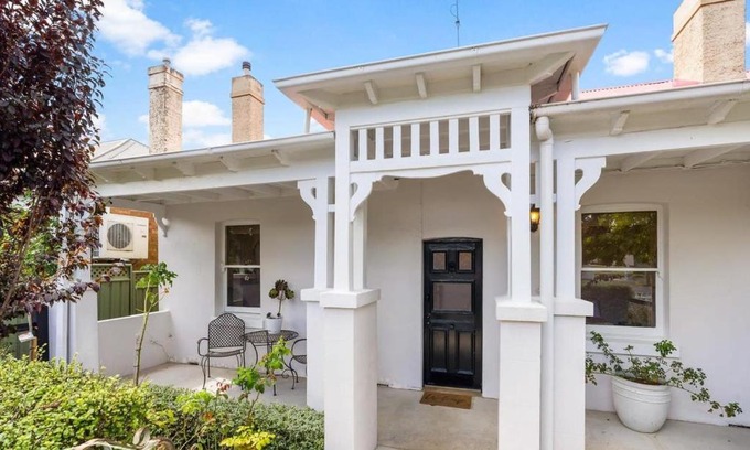 Orange House | Roseland Cottage - CBD Heritage