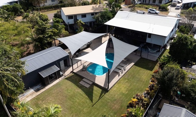 Leanyer House | Rosewood Rustic Refuge: Pool ~ Outdoor Dining ~ Backyard