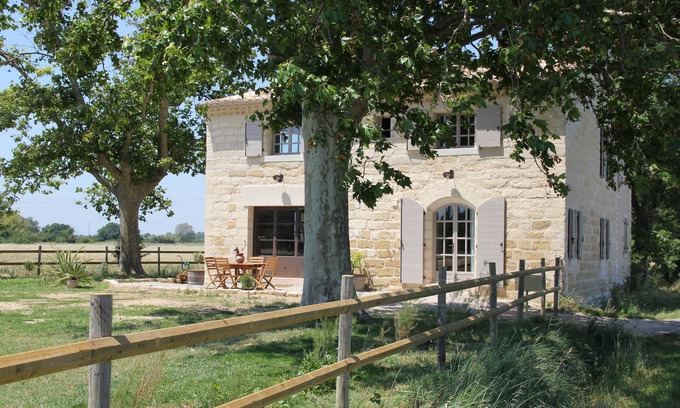 Le Cailar Bed & Breakfast | Roulotte La Nanouche