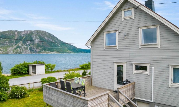 Vanylven House | Rovde Fjordferien