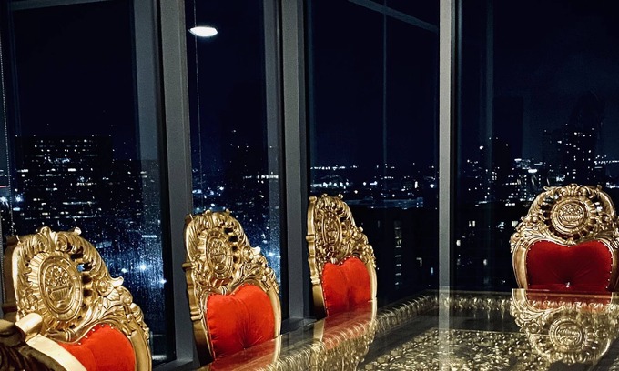 Uptown Apartment | Royal and romantic skyrise in the Galleria Houston area