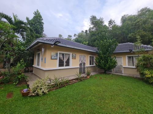 Laman Dahlia House | Ruai Bengkulen, Laman Kekwa