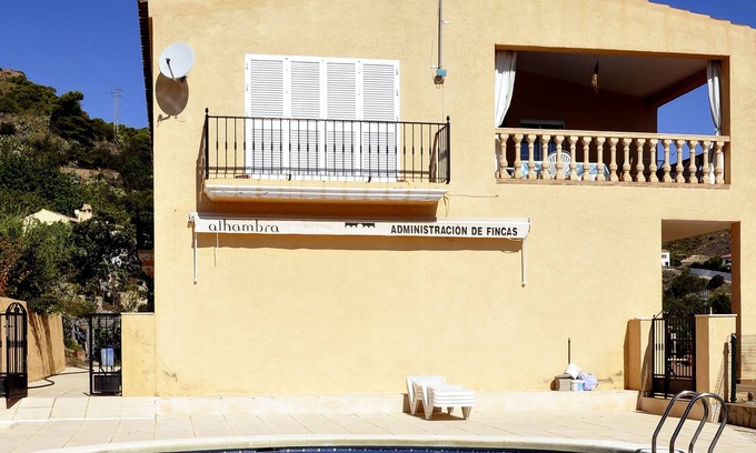 Bedar Cottage | Rural apartments in a natural environment with sea views, 15 minutes away.
