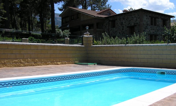 Navaluenga Cottage | Rural houses for large groups near Madrid, Toledo, Segovia