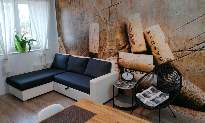 Drnis Apartment | Rustic apartment in rural village near Krka park