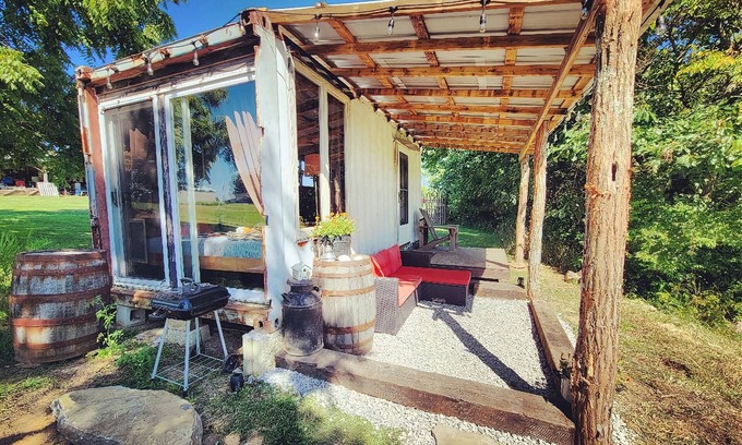 Jonesville Cabin | Rustic Container Cabin on Beautiful Farm - Near Ark & Bourbon Trail