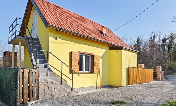 Donja Stubica House | Rustic Holiday Home in Donja Stubica with Terrace