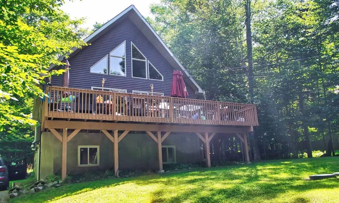 Gouldsboro Ski Chalet | Rustic Modern 5BR/4BA Chalet in Big Bass Lake, a Gold Star gated community.