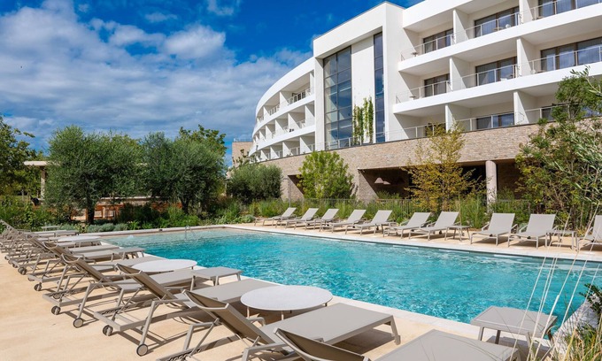 Baillargues Condo | Séjour chic avec accès au spa + piscine