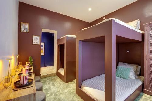 Quartier de Rochechouart Apartment | Sacré Coeur, Netflix & Chill by ecoflats