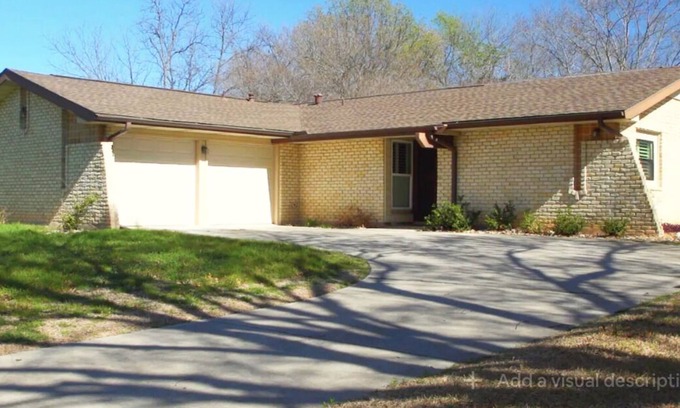 Leon Valley House | Safe, Peaceful Stay in a Centrally Located Home