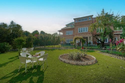Srinagar House | SaffronStays Awakening Deluxe Rooms