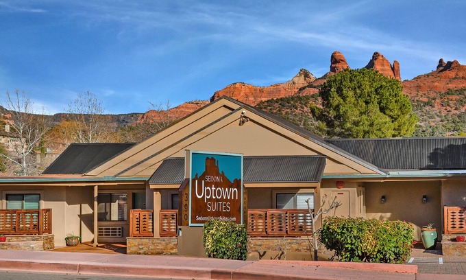 Uptown Sedona Hotel | Saguaro Room #101 @ Sedona Uptown Suites