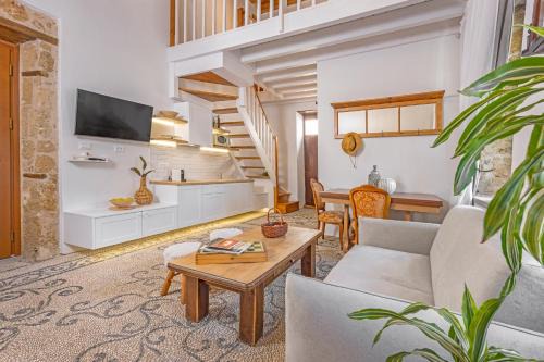 Petaloudes Apartment | Sala Historical Luxury Suites