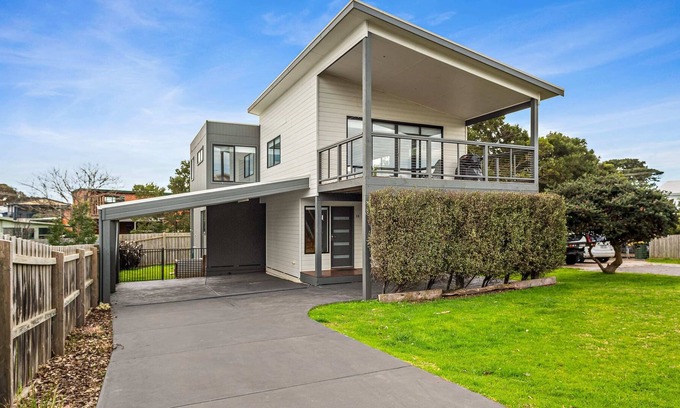 Sunset Strip House | SALTWATER Summary: We