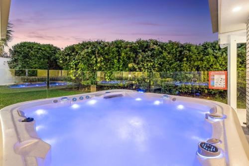 Kingscliff House | Salty Pause at Bondi House - with Spa and Pet Friendly!