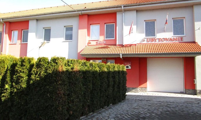 Nove Zamky Bed & Breakfast | Salur