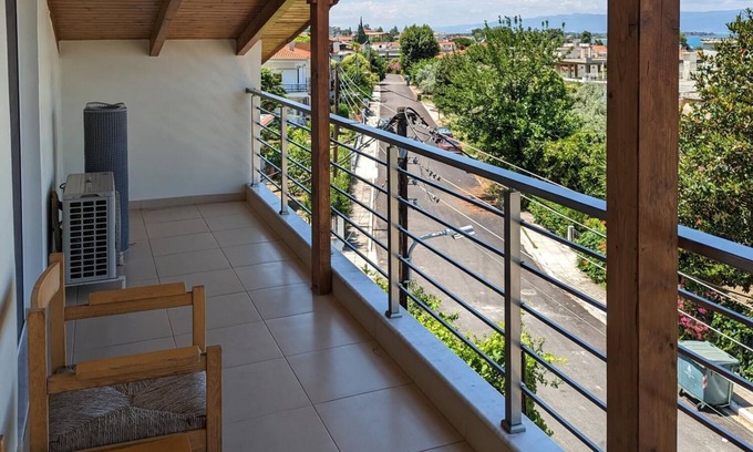 Kamena Vourla Apartment | Samaras Apartments - Sea View Attic