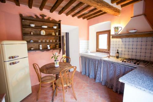 Porto Azzurro Apartment | San Cerbone
