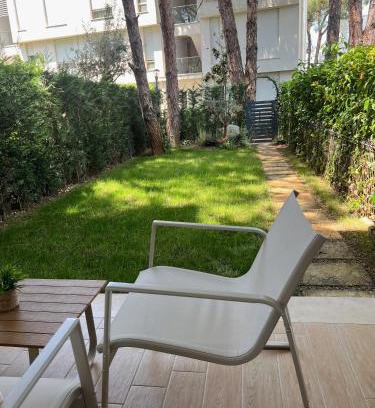 Ishem Apartment | San Pietro Garden Oasis