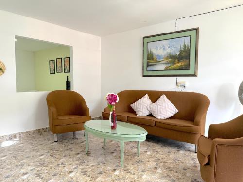 San Rafael Apartment | San Rafael apartamento amplio y cómodo cerca del río y parque principal