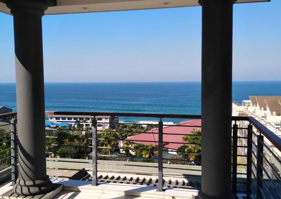 Winklespruit Apartment | Sancta Maria 10 - Ultimate in luxury & majestic sea views includes private entertainment deck - Free wifi