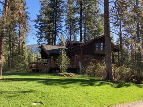 Sandpoint House | Sandpoint mountain retreat-Guest suite in large house