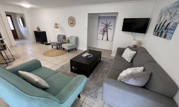 Ningi House | Sandstone Point (SEQ) Bribie Holidays Family Home, pet friendly