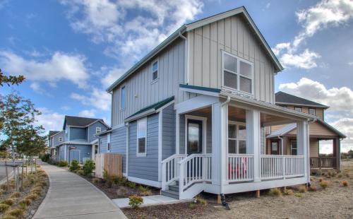Ocean Shores House | Sandy Feet And Doggy Treats