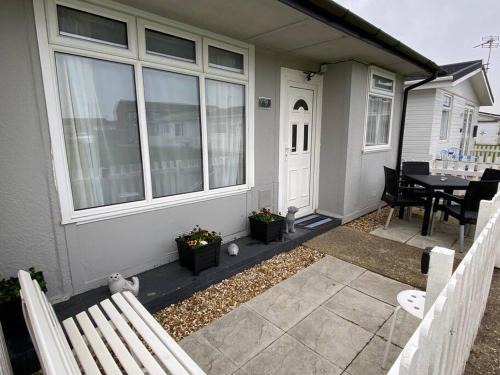 Mablethorpe and Sutton Ski Chalet | Sandy Paws