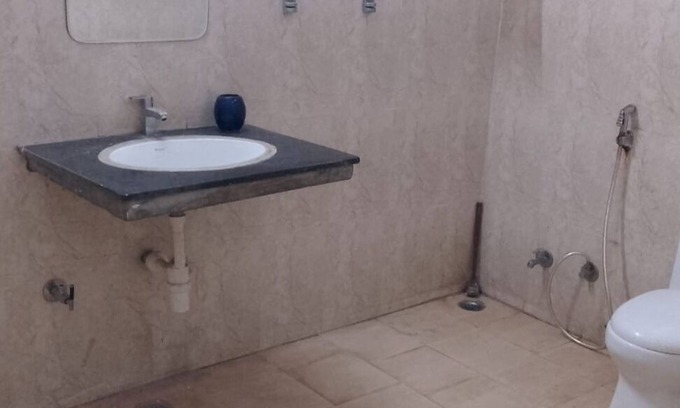 Allahabad Villa | Sangam HomestaynnCharming 3-bedroom villa with WiFi, AC in wonderful Prayagraj