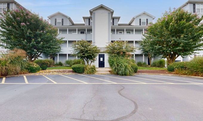 Rehoboth Beach Condo | Sanibel Village Condo w/3 pools & private patio