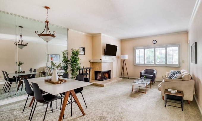 Santa Clara Apartment | Santa Clara 1BR Condo with Pool and Gym