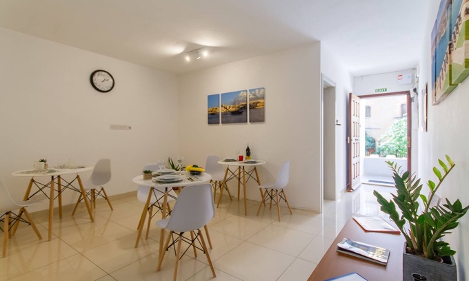 Swieqi House | Santa Maria Court N°2- St. George's Bay, IS-SWIEQI, Malta