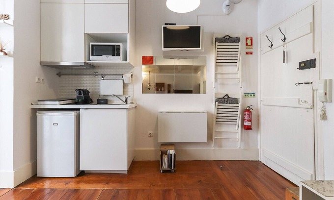 Misericordia Apartment | Santos Tiny Studio by Homing