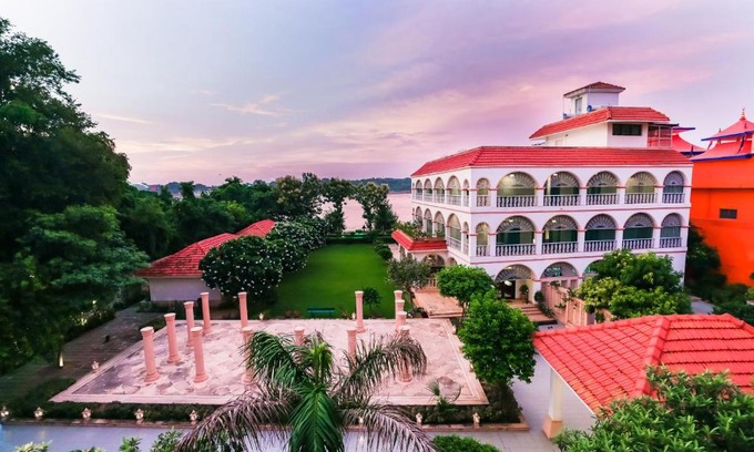 Chandauli Hotel | Saptapuri by Royal Orchid Hotels Limited Varanasi