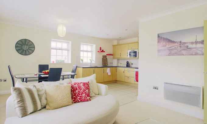 Colchester House | Satrview Apartment 101