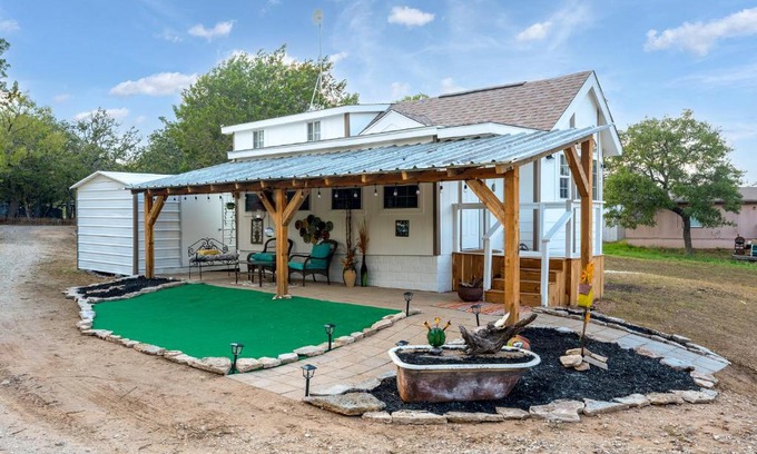 Fredericksburg House | Sawmill Cottage
