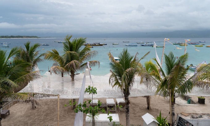 Gili Air Hotel | Scallywags Beach Club