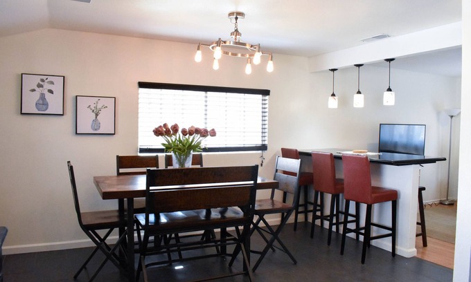 Van Nuys House | Scandinavian on Sylvan