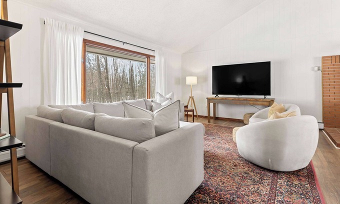 Frankfort House | Scenic Escape Kayaks Game Room on M22
