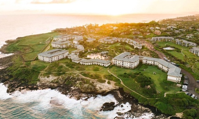Poipu Hotel | Scenic Kauai Stay Near Allerton Garden + Free Pool Access + Kitchen
