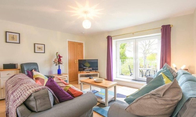 Alnmouth Cottage | SCHOONER COURT NO1, pet friendly, country holiday cottage in Alnmouth