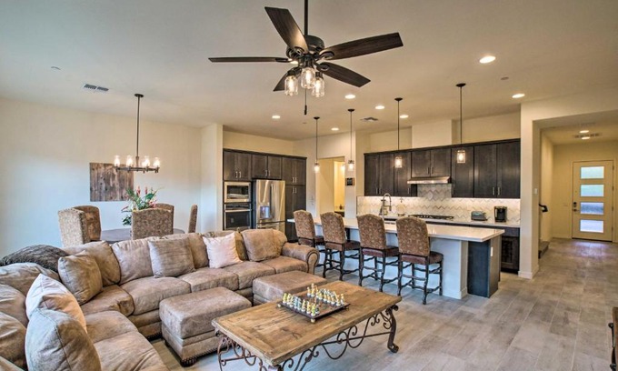 North Scottsdale House | Scottsdale Townhome with Pool Access and Private Patio