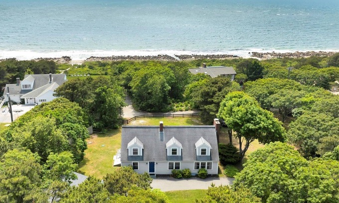 Cataumet House | Scraggy Neck 5-Bedroom Ocean View Retreat