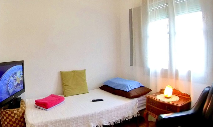 Alicante Apartment | Se Alquila la Acogedora Habitación en Alicante