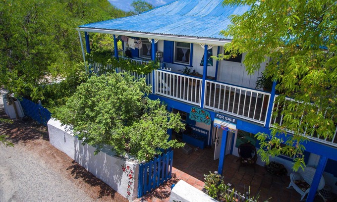 Cockburn Town Apartment | Sea Breeze Guest House - Grand Turk