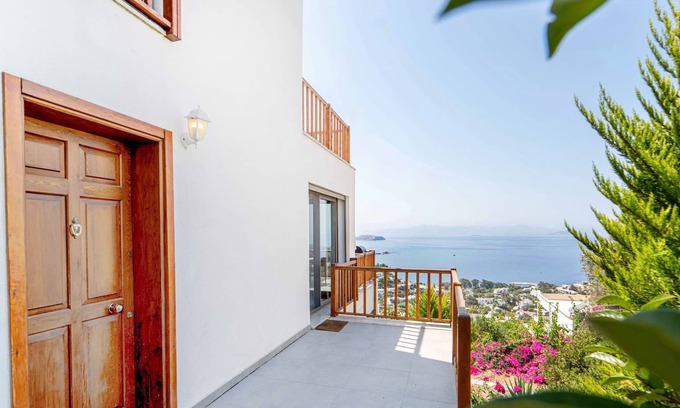 Koyunbaba Villa | Sea Duplex Villa with Terrace 3 min to Beach