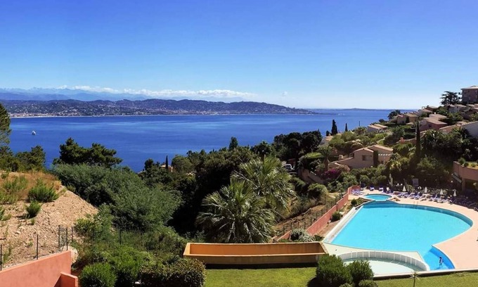 Theoule-sur-Mer Apartment | Sea view apartment, pool, air conditioning, wifi, parking